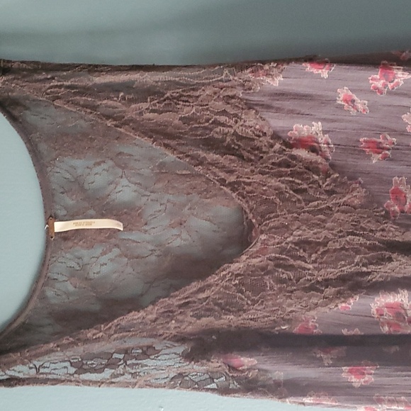 Free People Boho Dark gray with red Floral Print Sleeveless Top Size Large - Picture 4 of 5